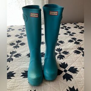 Hunter rain boots size 6